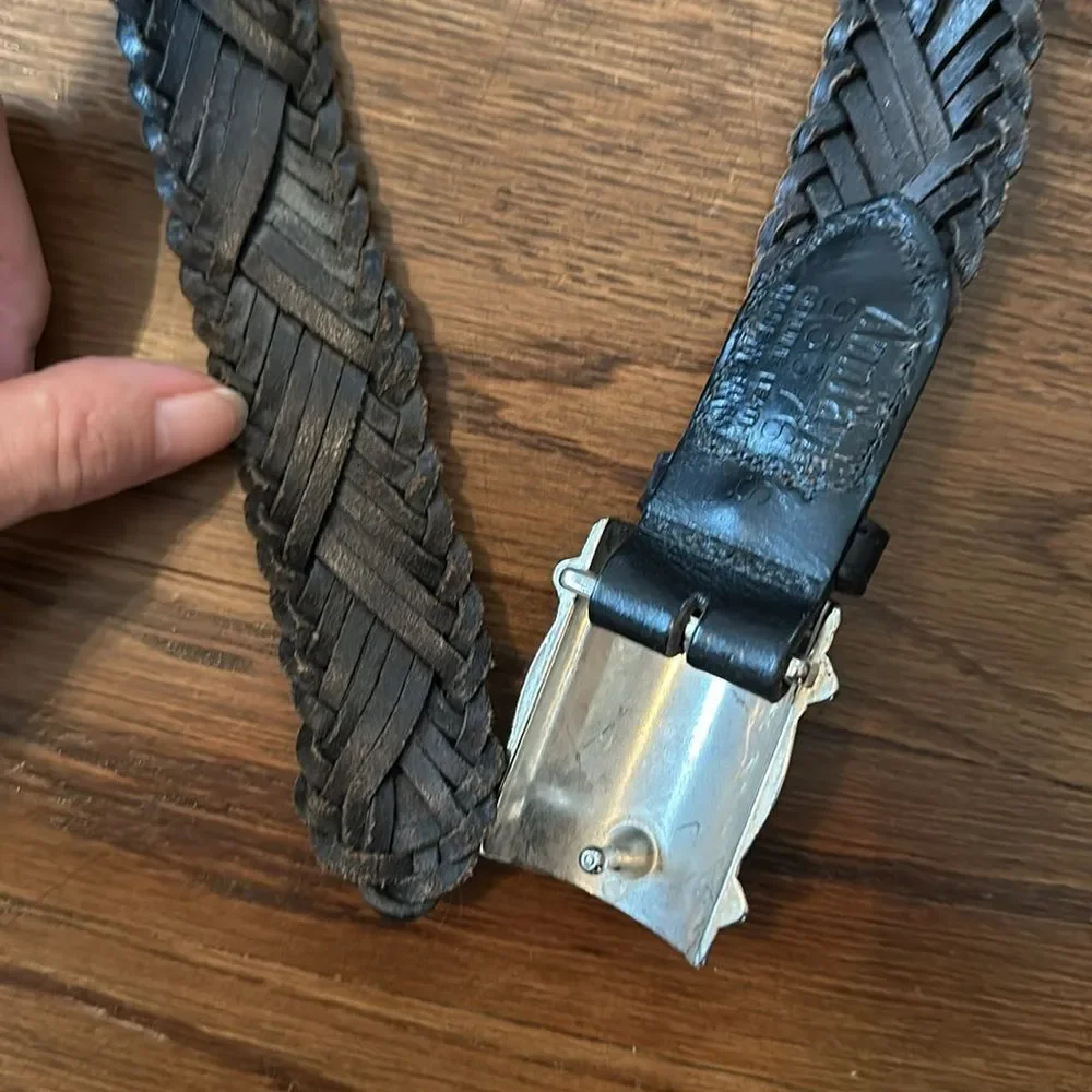 Vintage Ann Taylor black woven leather belt with silver‎ barrel shaped buckle